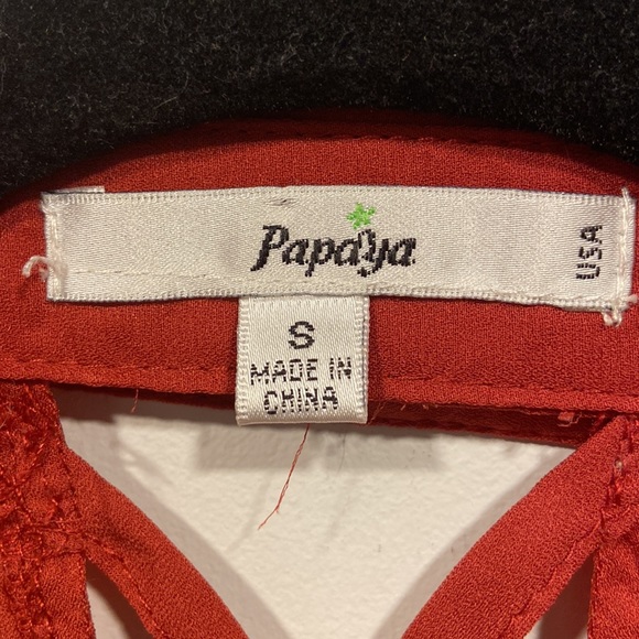 Red shirt - Picture 2 of 4